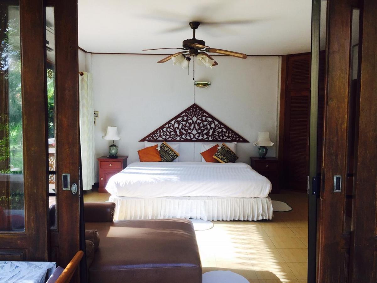 Ruen Thai Rim Haad Thang Kwian Esterno foto