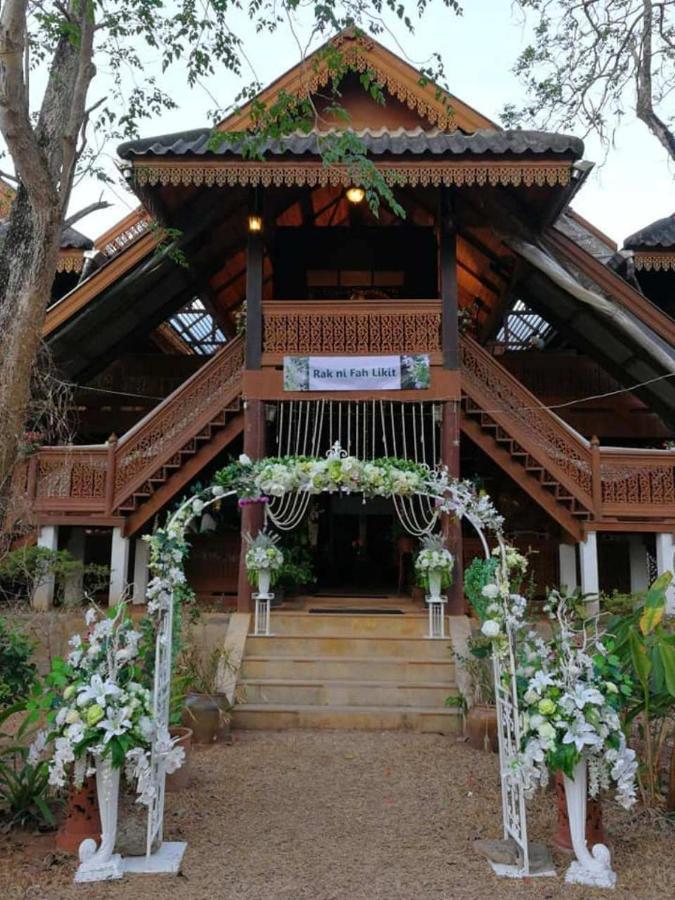 Ruen Thai Rim Haad Thang Kwian Esterno foto