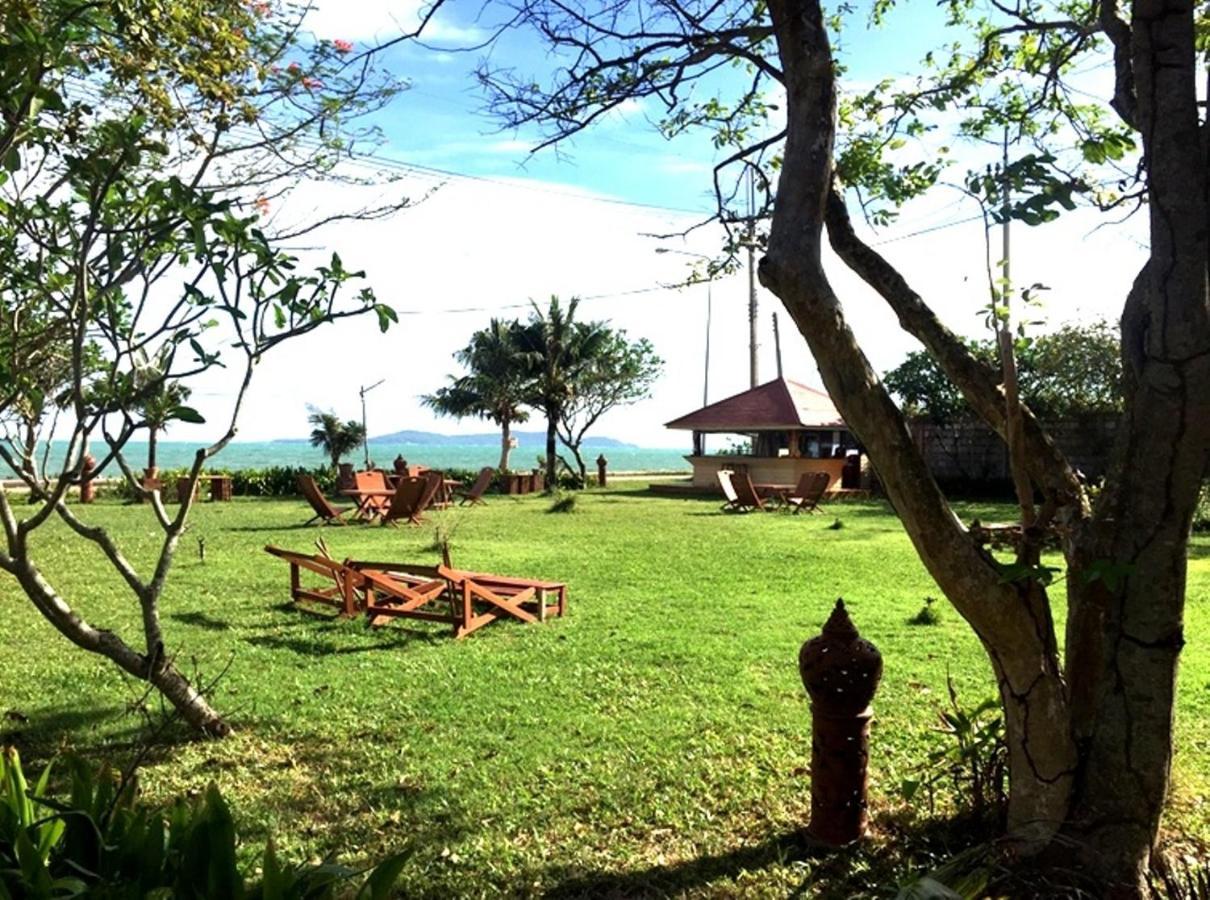 Ruen Thai Rim Haad Thang Kwian Esterno foto