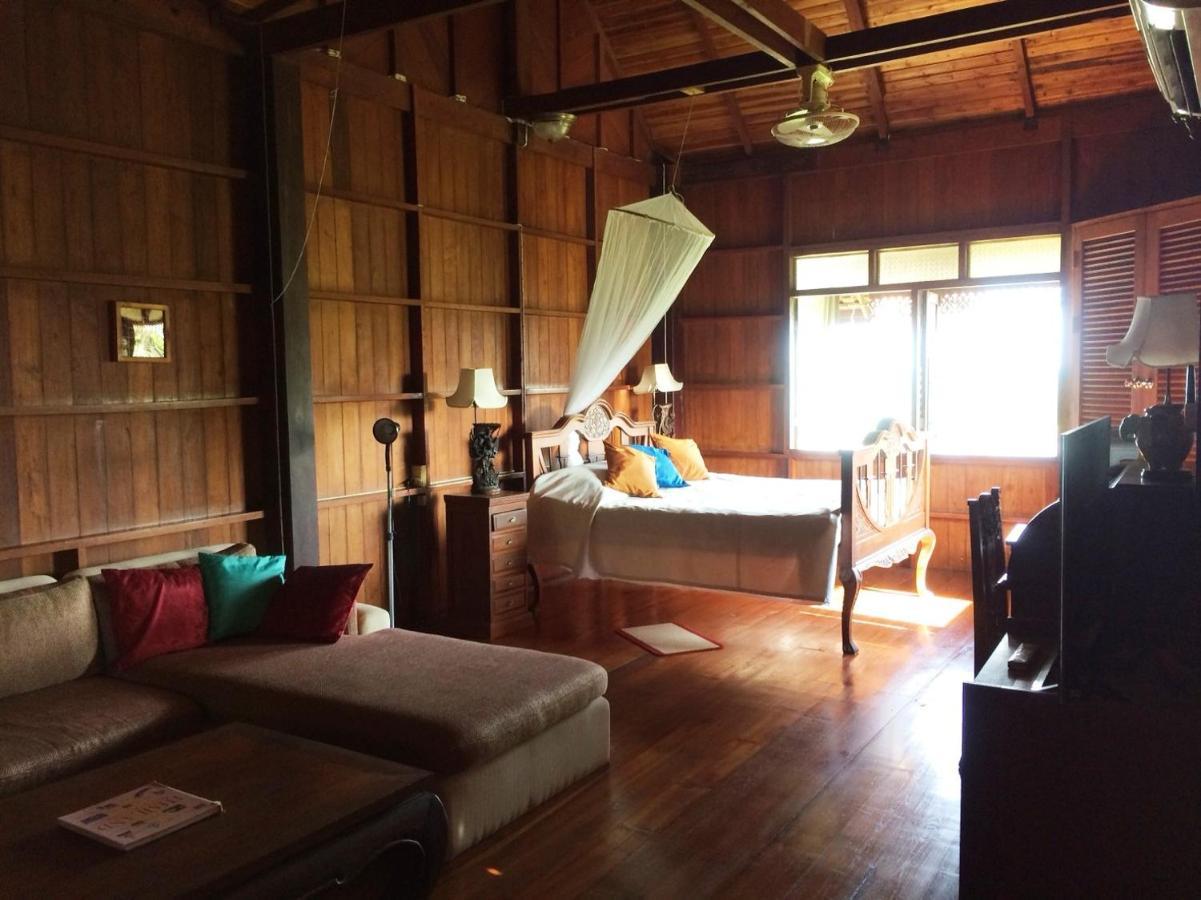 Ruen Thai Rim Haad Thang Kwian Esterno foto