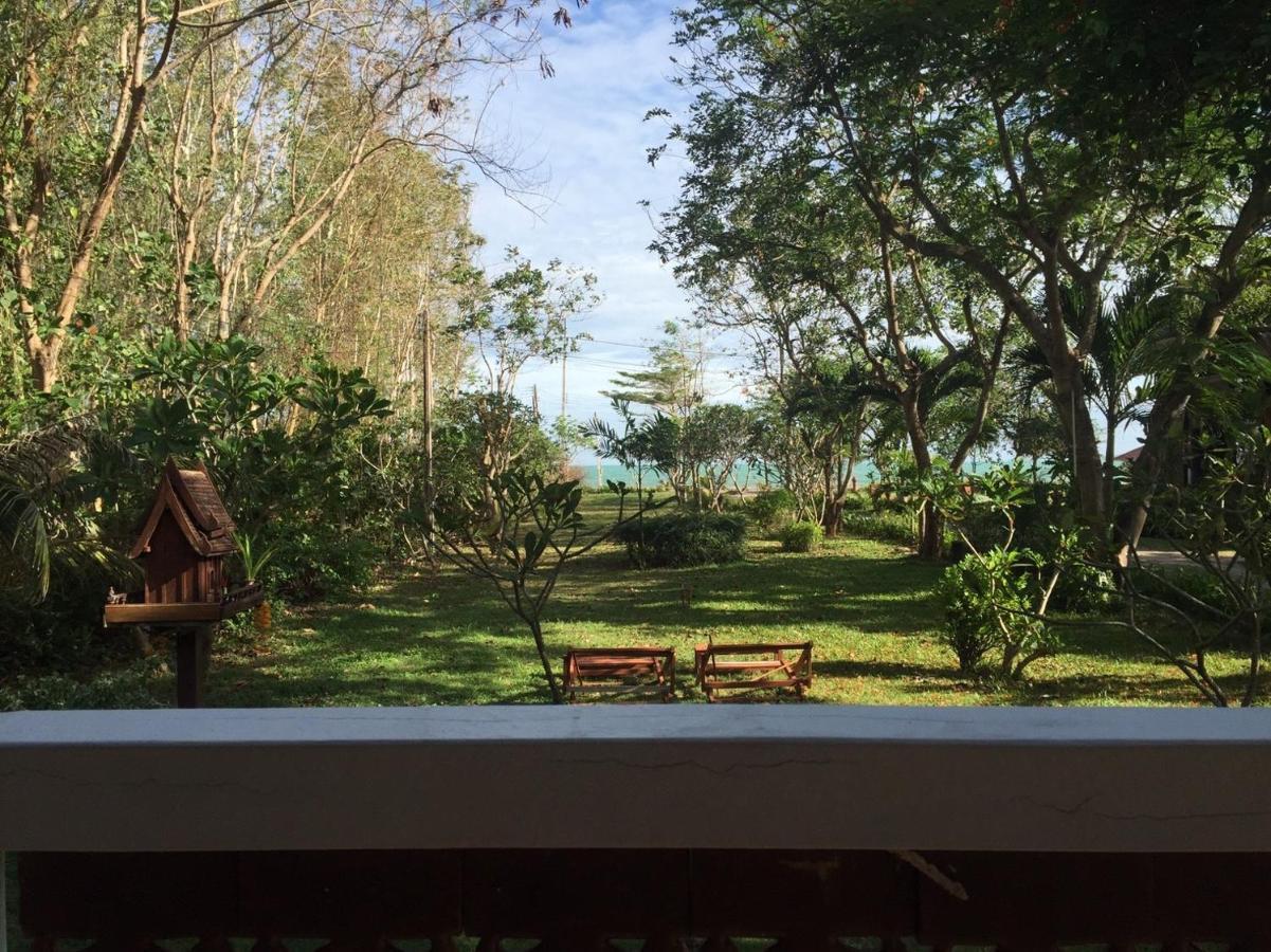 Ruen Thai Rim Haad Thang Kwian Esterno foto
