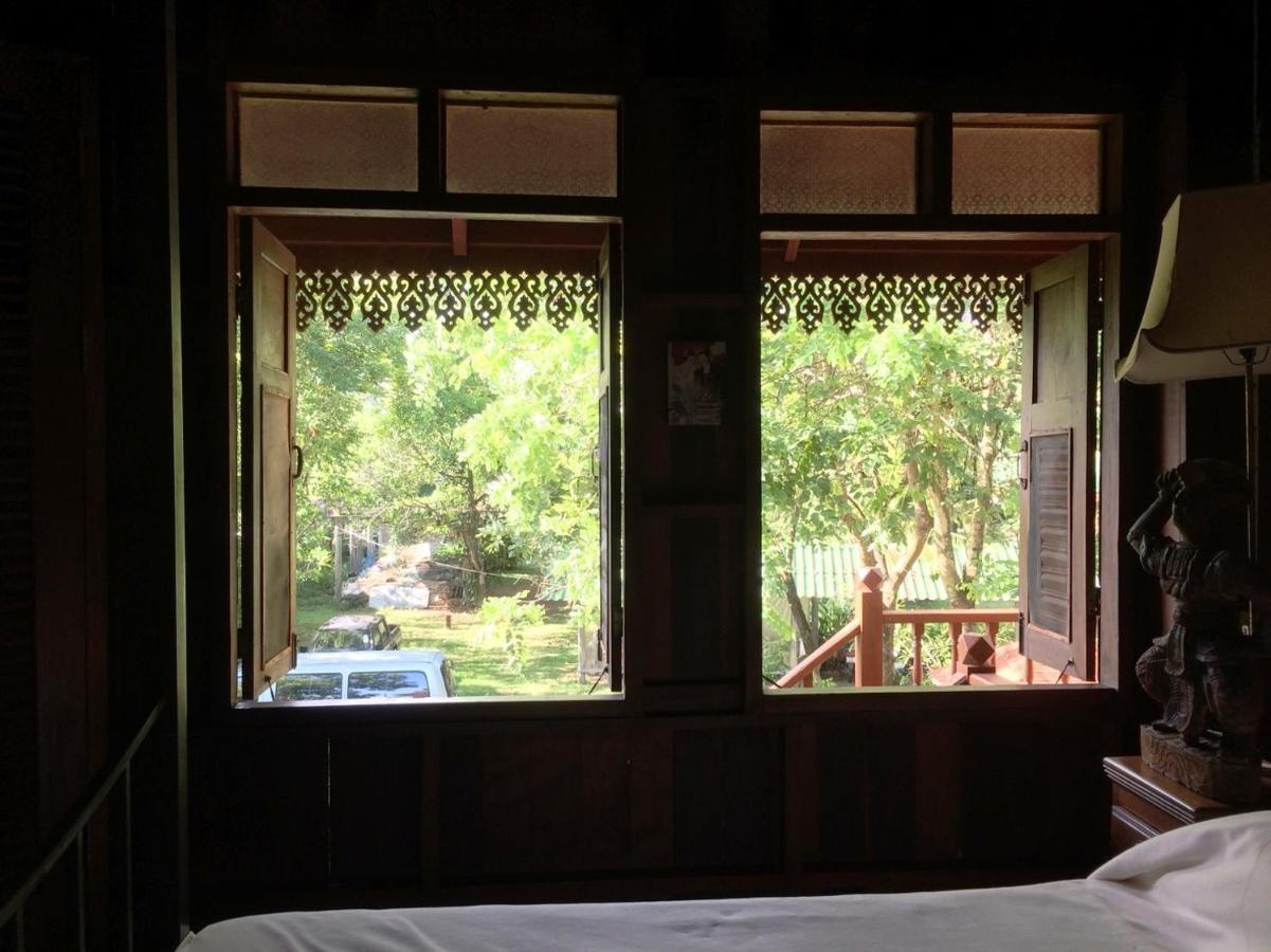 Ruen Thai Rim Haad Thang Kwian Esterno foto