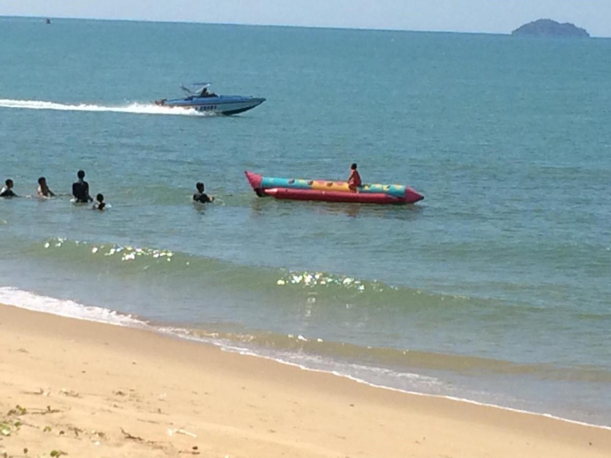 Ruen Thai Rim Haad Thang Kwian Esterno foto