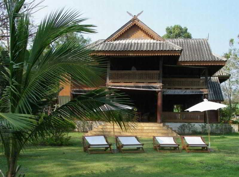 Ruen Thai Rim Haad Thang Kwian Esterno foto