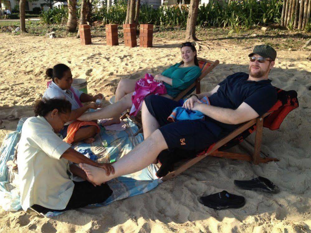 Ruen Thai Rim Haad Thang Kwian Esterno foto