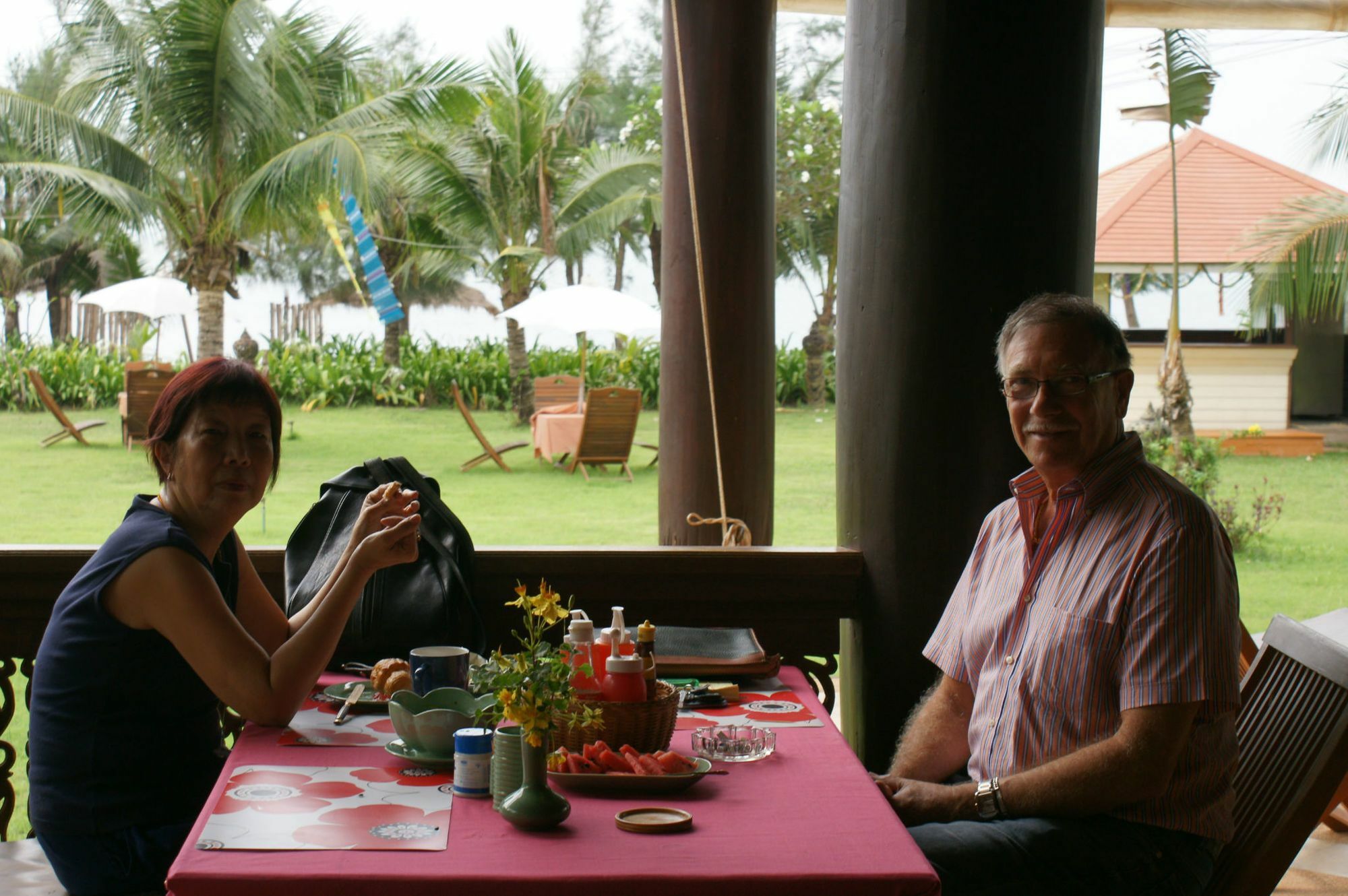 Ruen Thai Rim Haad Thang Kwian Esterno foto